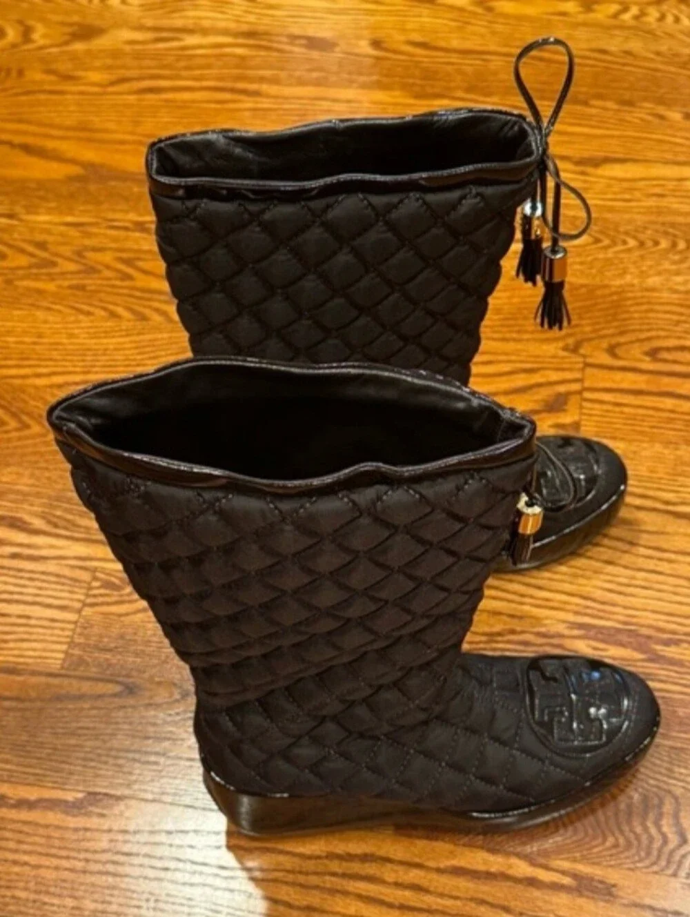 Tory Burch Black Gigi Nylon Quilted Tall wedge boots brown logo size 10 like new